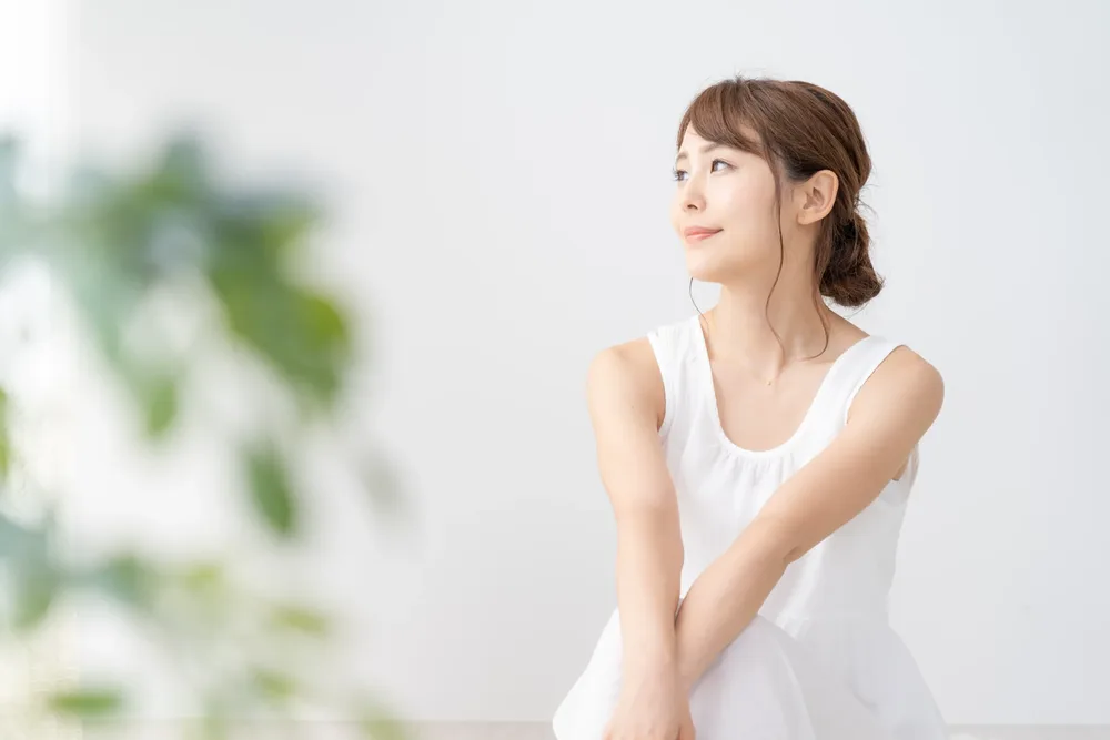 穏やかな表情の女性